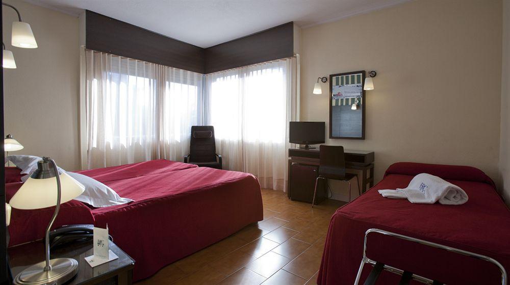 Hrc Hotel Madrid Esterno foto